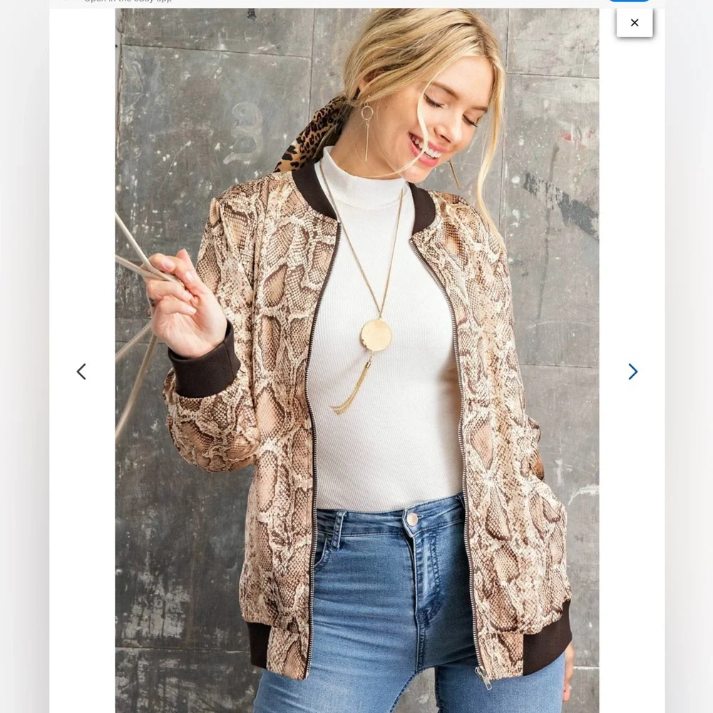 ❤️❤️ Kori America Womens Python Printed Bomber Jacket sizeM❤️❤️_4